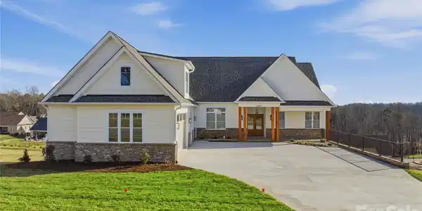 2615 Vista Lane NE