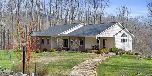 12 Riverview Drive