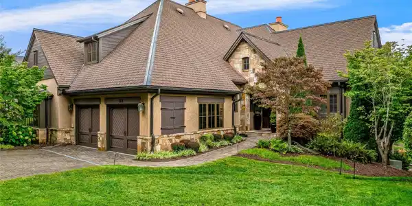 22 Foxbridge Way