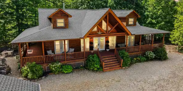 128 Hummingbird Lane
