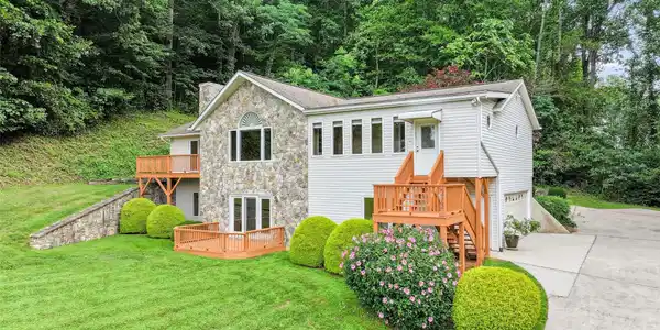 415 Knollwood Drive