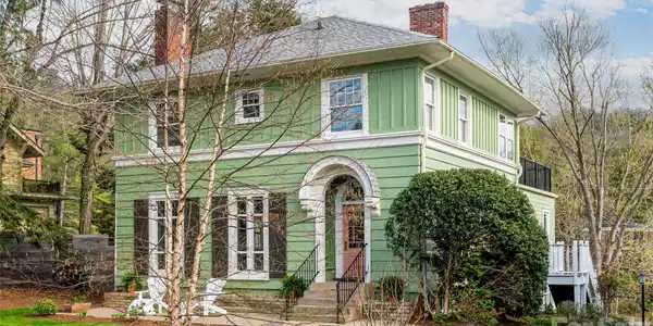18 Edgemont Road