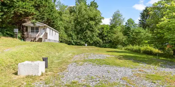 15 Country Ridge Drive
