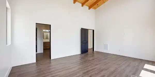 Image 4 Image 4