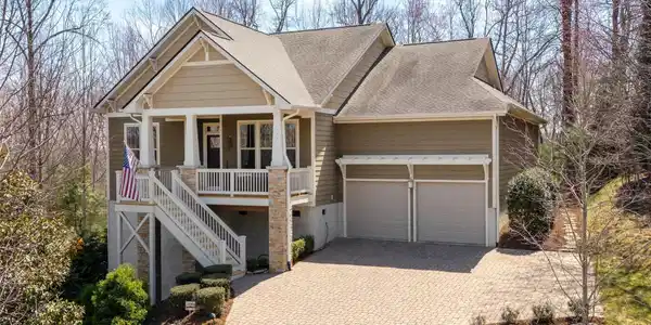 383 Monarch Road