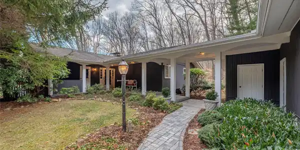 38 Laurelwood Lane