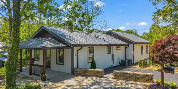 18 Worley Place