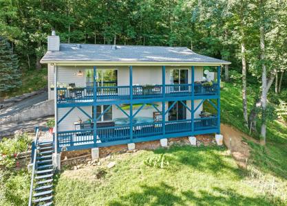 208 Tuckaway Road