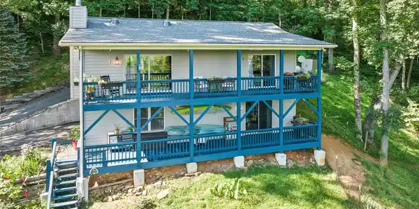 208 Tuckaway Road
