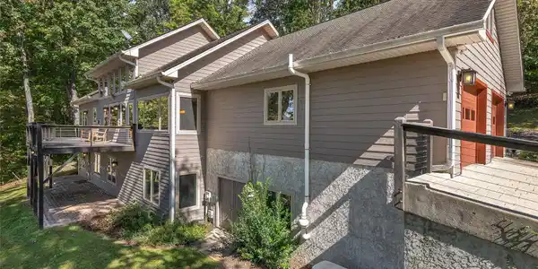 225 Eastmoor Drive