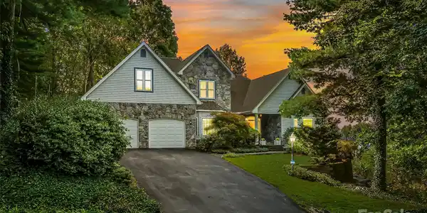 506 Kings Ridge