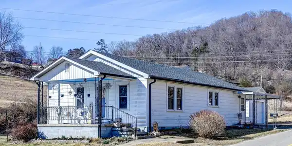 2313 Hyder Mountain Road