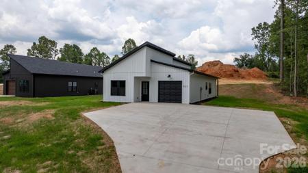 921 Overlook Drive SW
