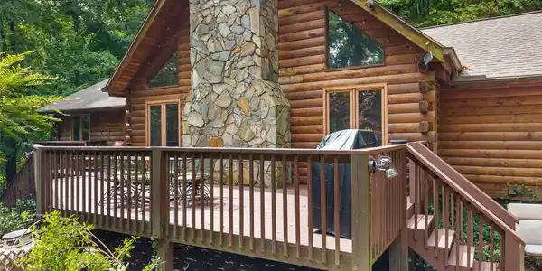 6 Ravenwood Lane