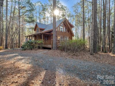 907 Hidden Lake Parkway