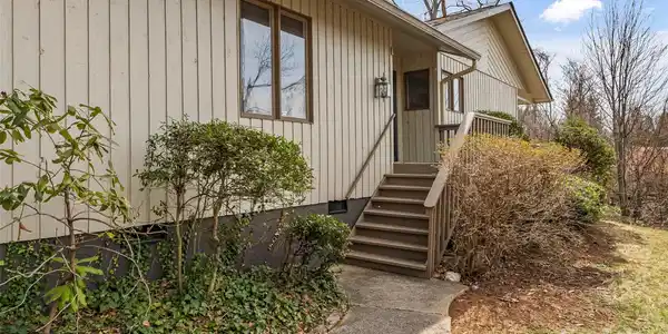 120 Clubwood Court