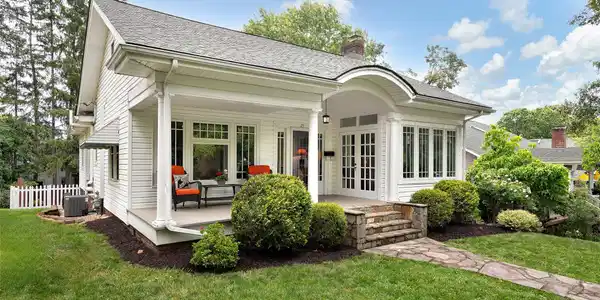 25 Mount Vernon Circle