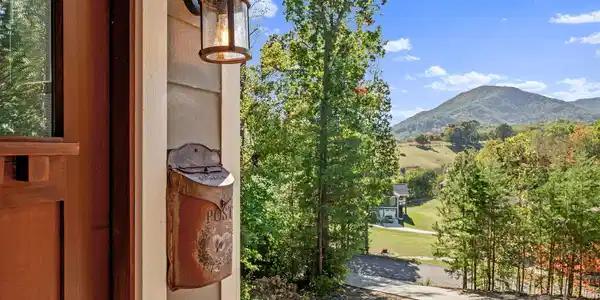 9 Oak Mountain Drive