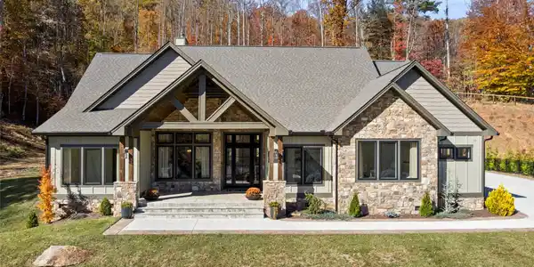10 Slate Drive
