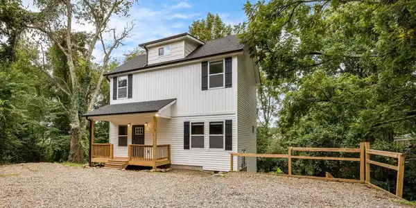 92 Moody Avenue
