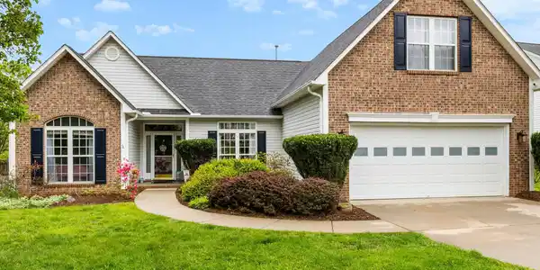 207 E Farm Creek Drive