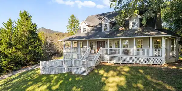 110 Stonecrest Drive