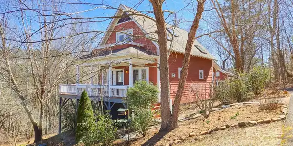 20 Spicebush Lane