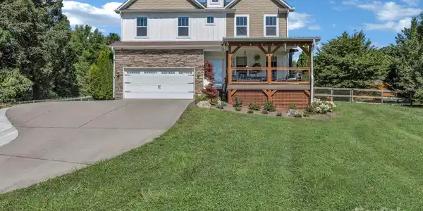 18 Glen Coe Drive