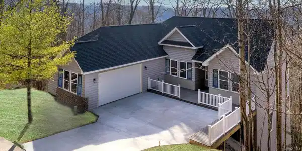 296 Carriage Summitt Way