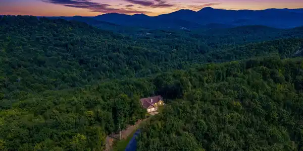 485 Mountain Lookout Drive