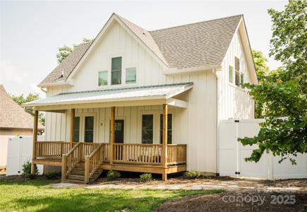 7 Mountain View Avenue