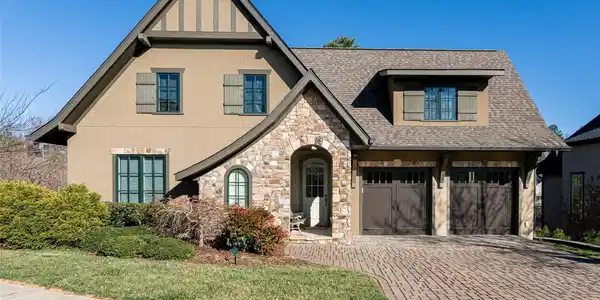 87 Chantilly Drive