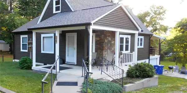 18 Herron Street