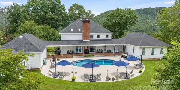 56 Fair Oaks Estate
