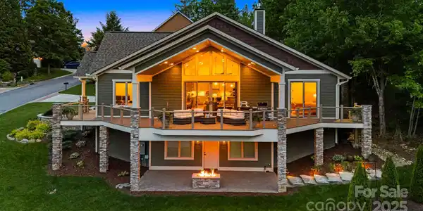 15 Ledgestone Drive