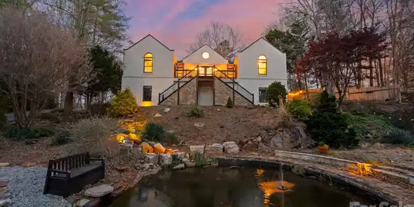 214 Ridgeway Drive