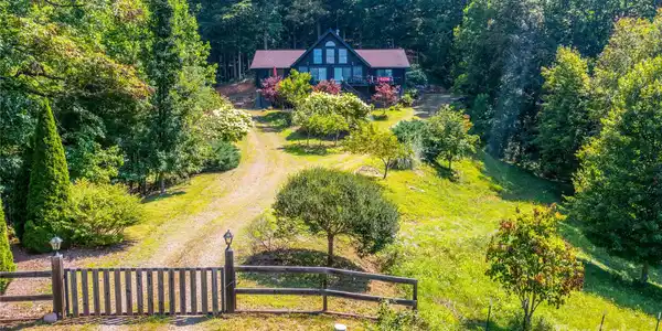 81 Garnet Drive