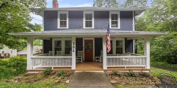 304 Georgia Terrace