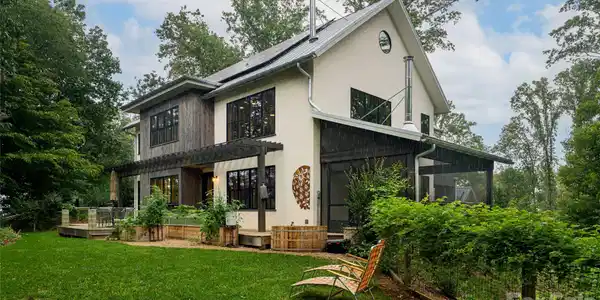 7 Bee Balm Way