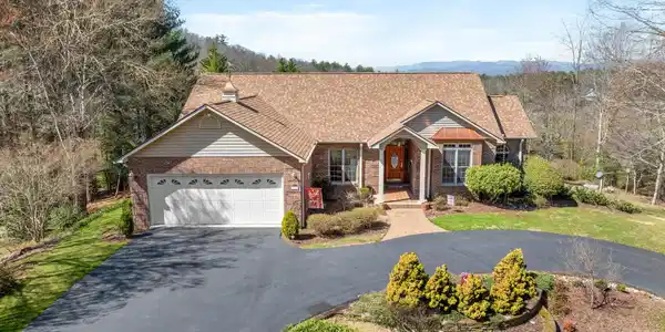 17 Ashton Forest Court
