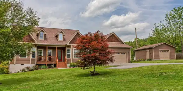 2405 Riceville Road