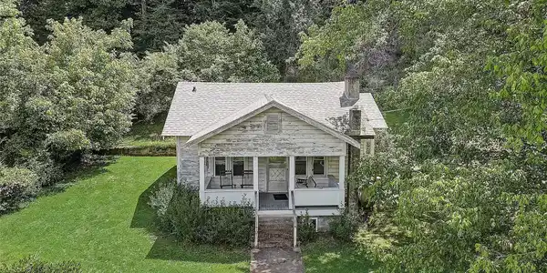 1820 Grapevine Road
