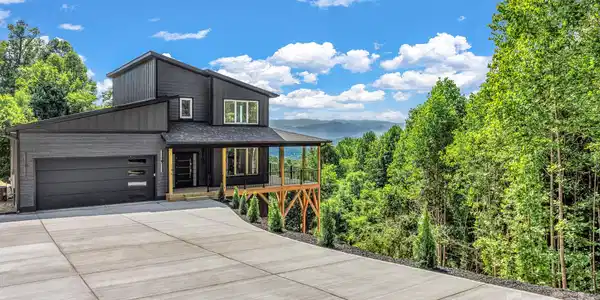 221 Coopers Drive