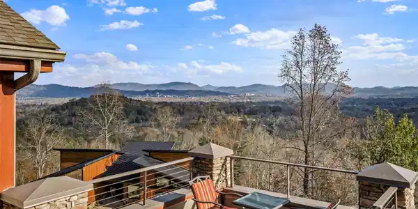 4 Chimney Crest Drive