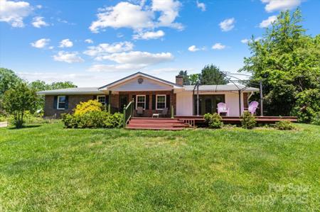 103 Hampshire Lane