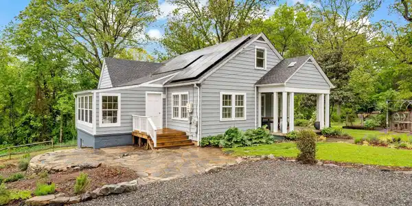 318 Stonewall Avenue