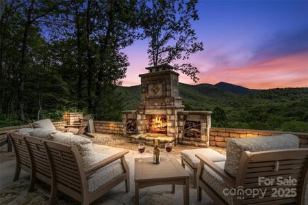 596 N Ridge Runner Road