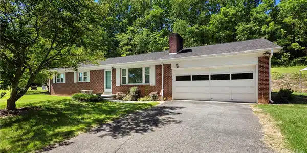 83 Honeysuckle Lane