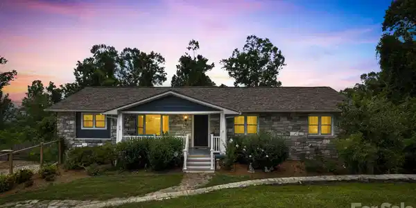 26 Crestwood Drive