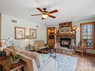222 Creekside Way